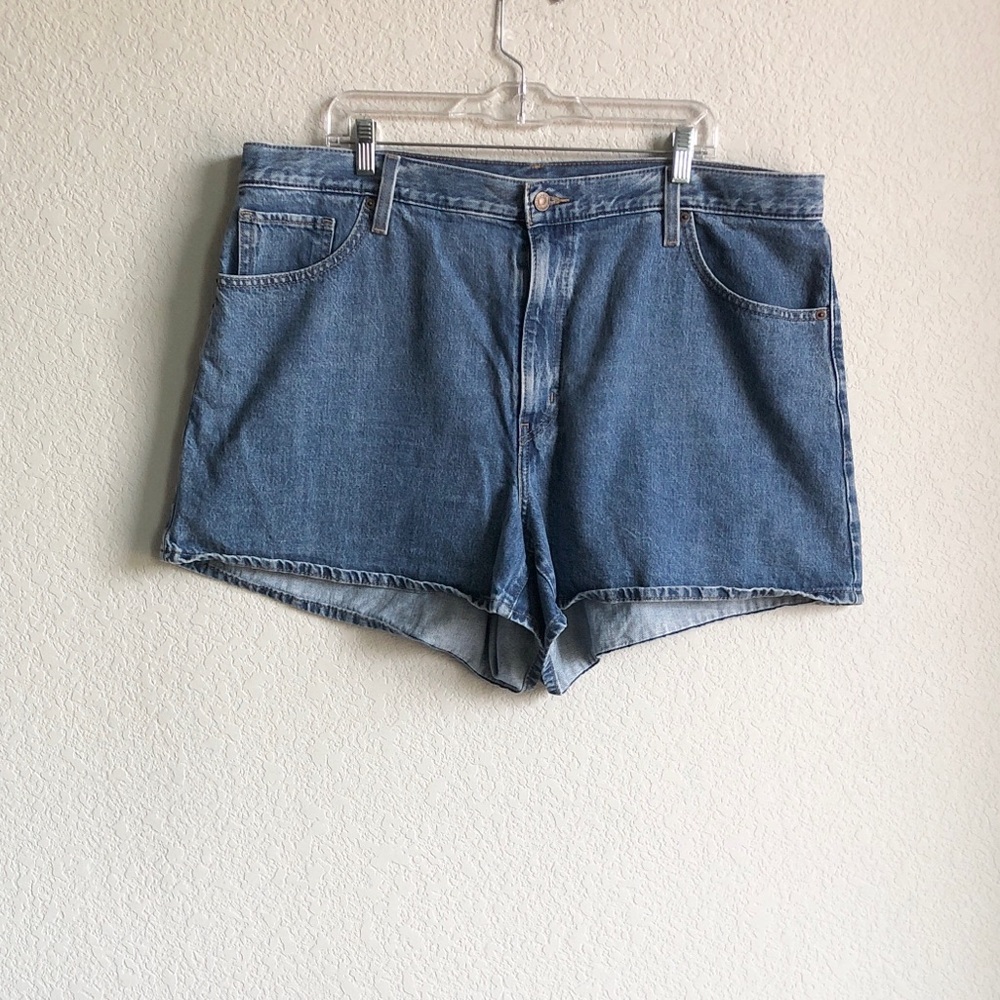 Levi’s High Waisted Mom Shorts 20W 100% cotton